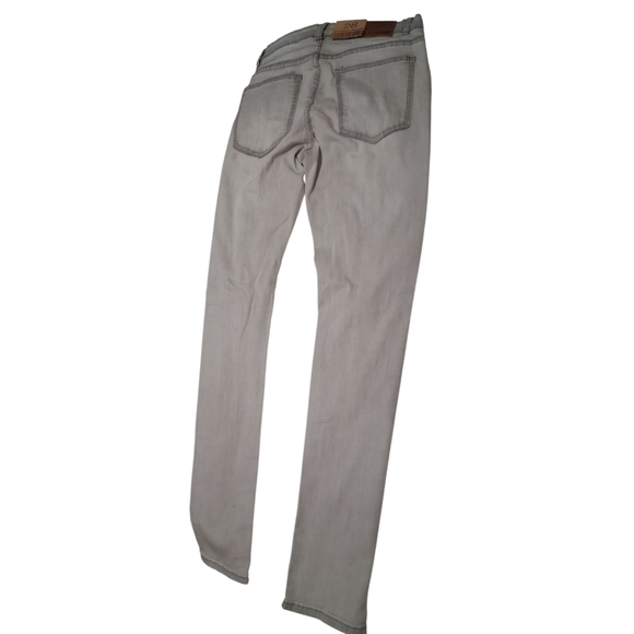 NWT Street Jeans Sz. 28X32 Light Gray Destroyed Skinny Jeans - Picture 2 of 12